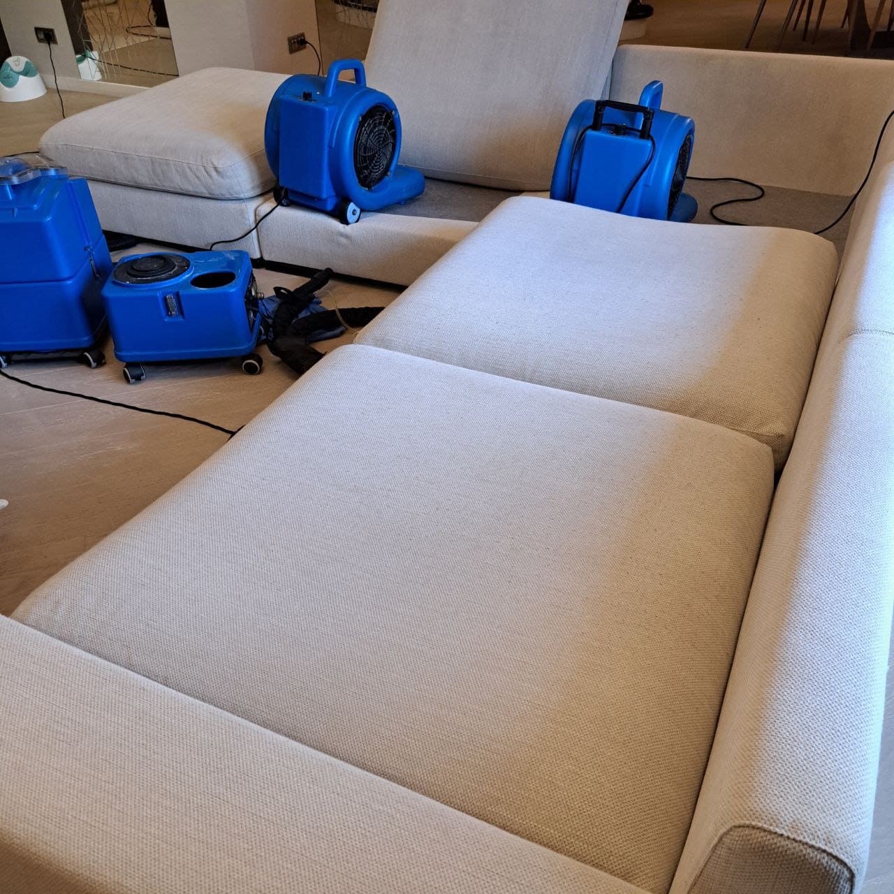 Химчистка мебели из льна